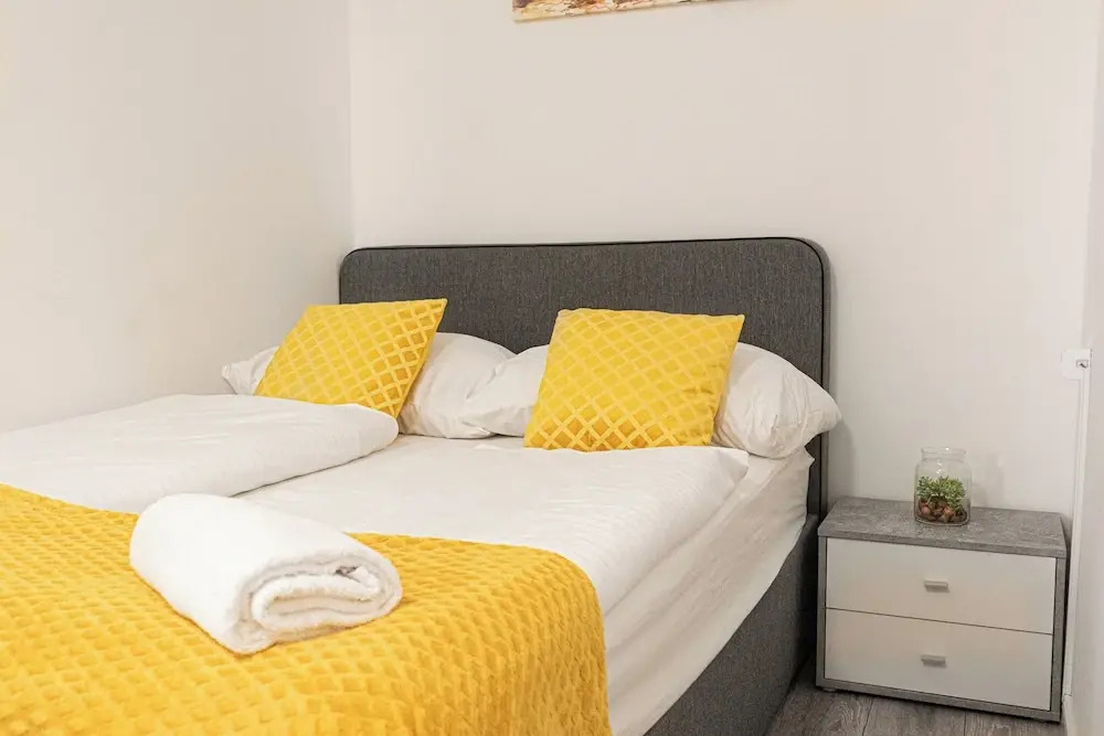 Affordable 3BR Apt near Hauptbahnhof