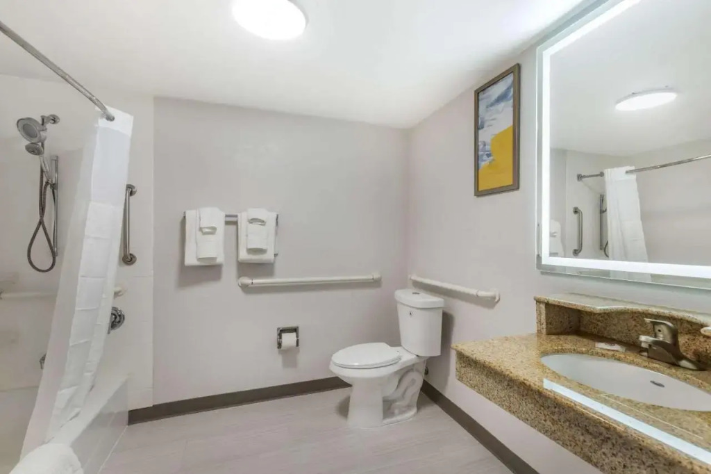 Comfort Inn & Suites Arlington Heights - Buffalo Grove