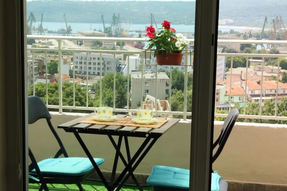 Sea view apartment in the city heart