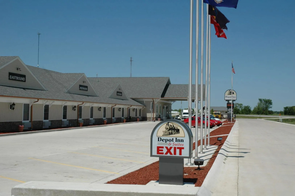 Depot Inn & Suites