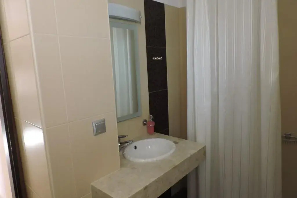 Golden Rose Suites