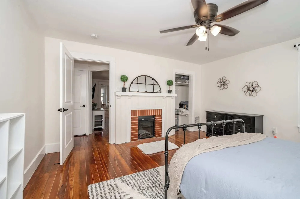 Historic Ludlow Apt B