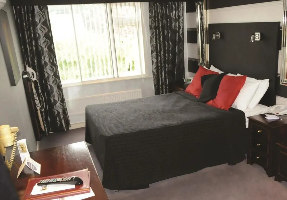 Parkmore Hotel & Leisure Club