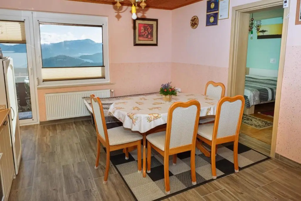 Apartment Jorsi with Mountain View