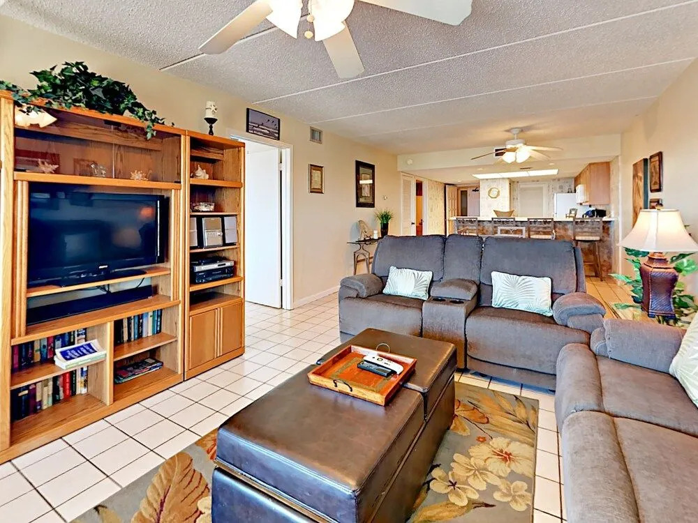 4400 Gulf Blvd Condo Unit 105