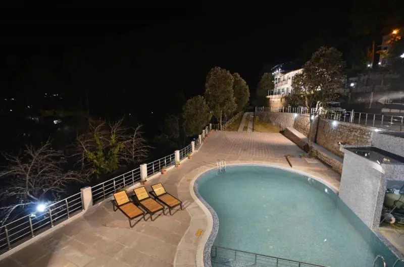 Sea Hawk - Luxury Hill Resort 4 mins from Bhimtal Lake