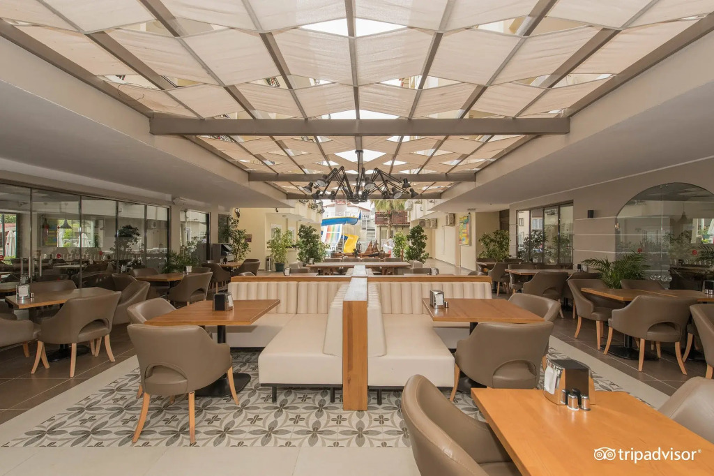 Sun City Apartments & Hotel