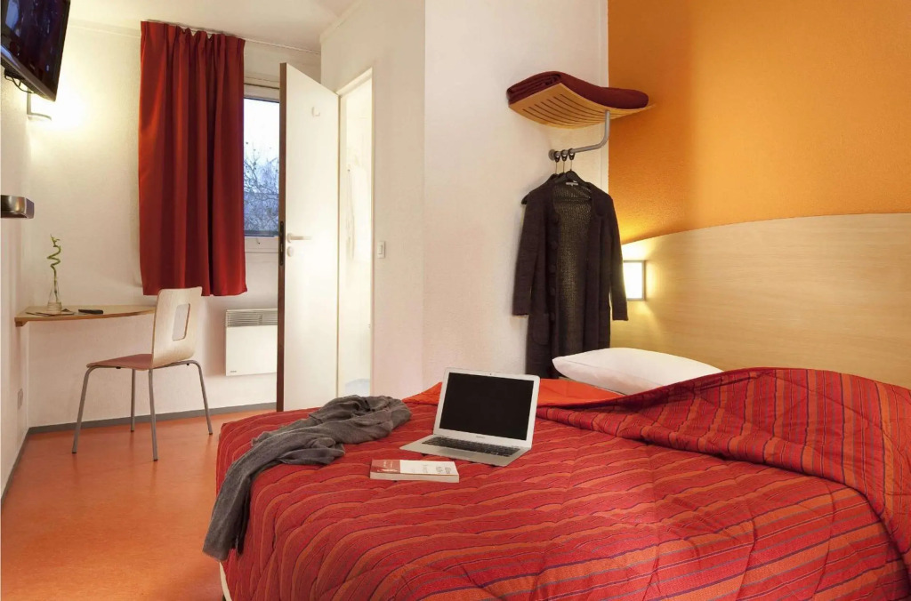 FAST HOTEL Les Ulis - Courtabœuf