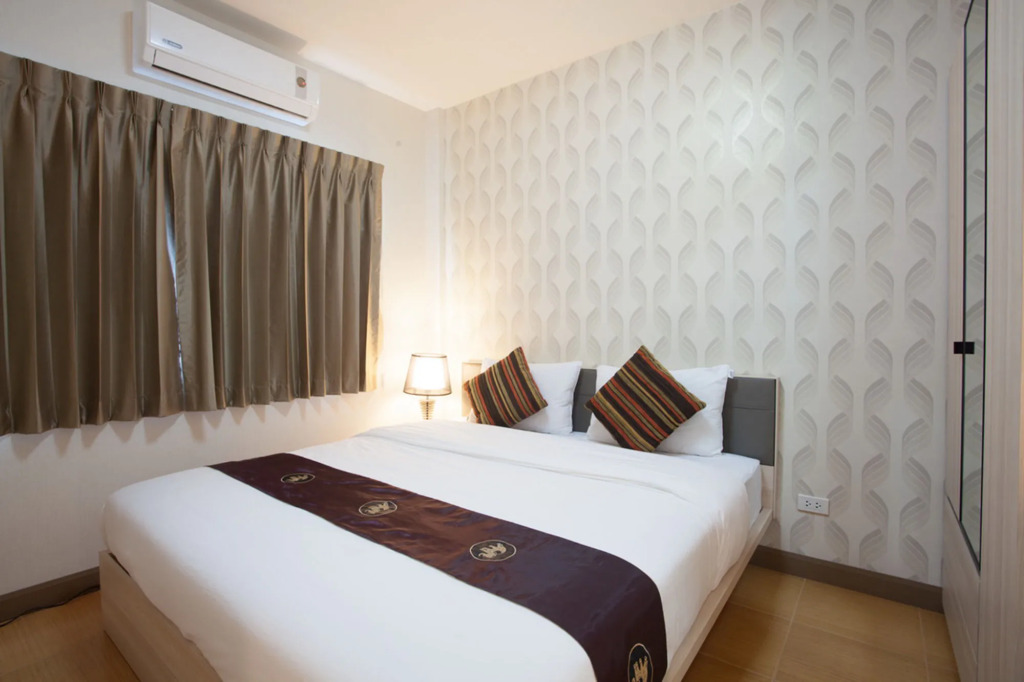 Orawan Suites