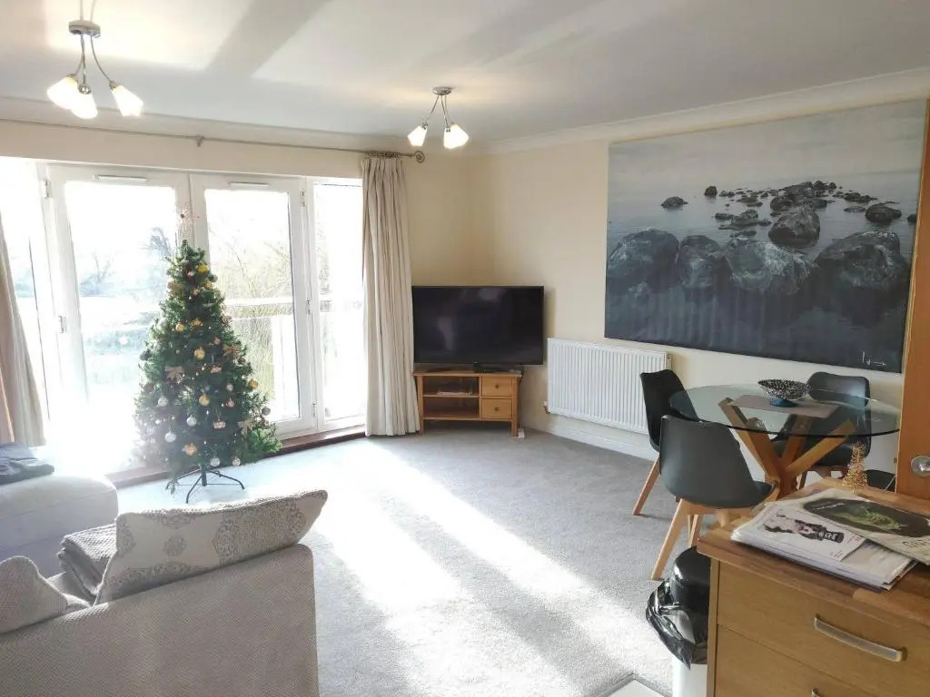 2BR &2 Bath Riverside Penthouse 2 Parking View Near St Neots