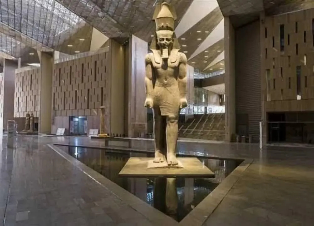 Pyramita Hotel