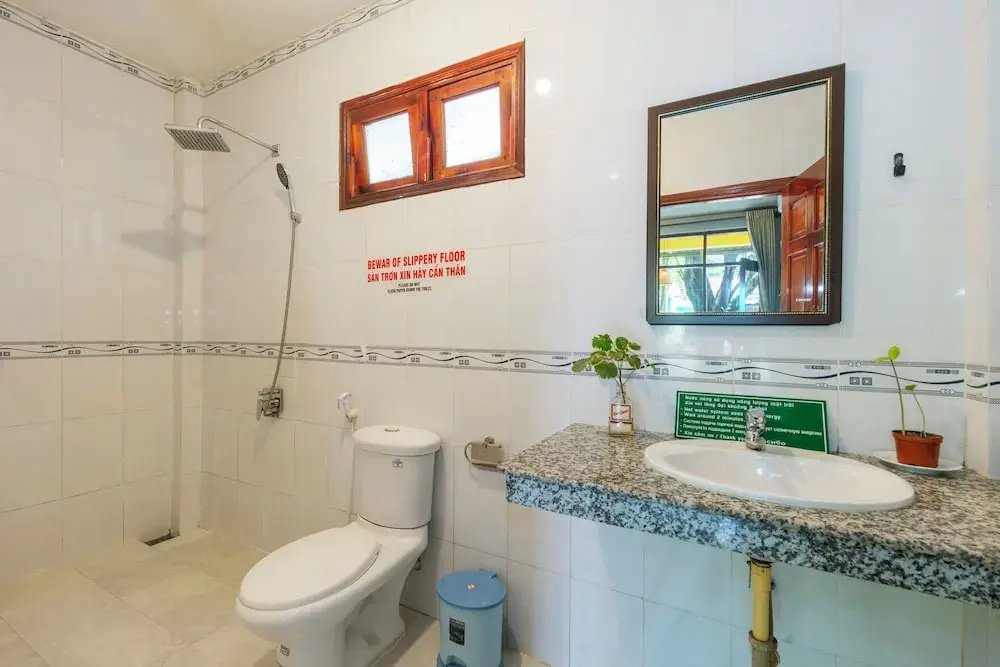 Green Bungalow Garden - Quiet Tropical Retreat, 5 Min To Beach