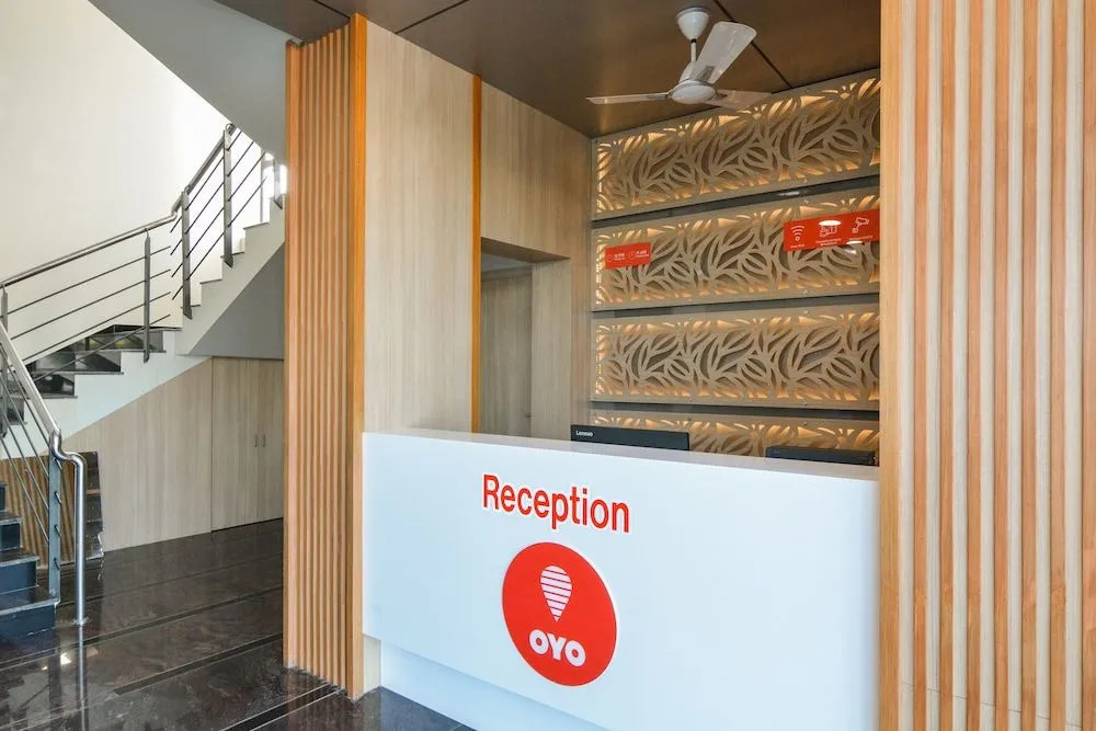OYO Flagship 19307 Hotel Season Choice