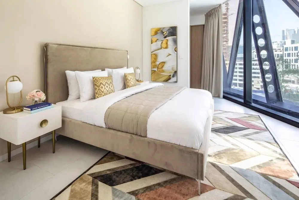 Modern + Minimalist 1BR in Burj Khalifa Boulevard!
