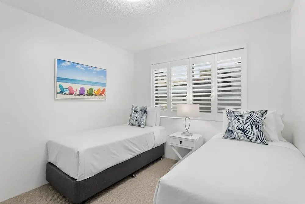 Wake to Waves in Spacious 3-bed Beachfront Unit