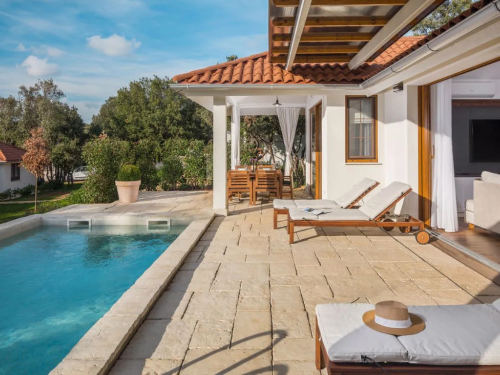 Luxury Glamping Beach Villas Porto Bus