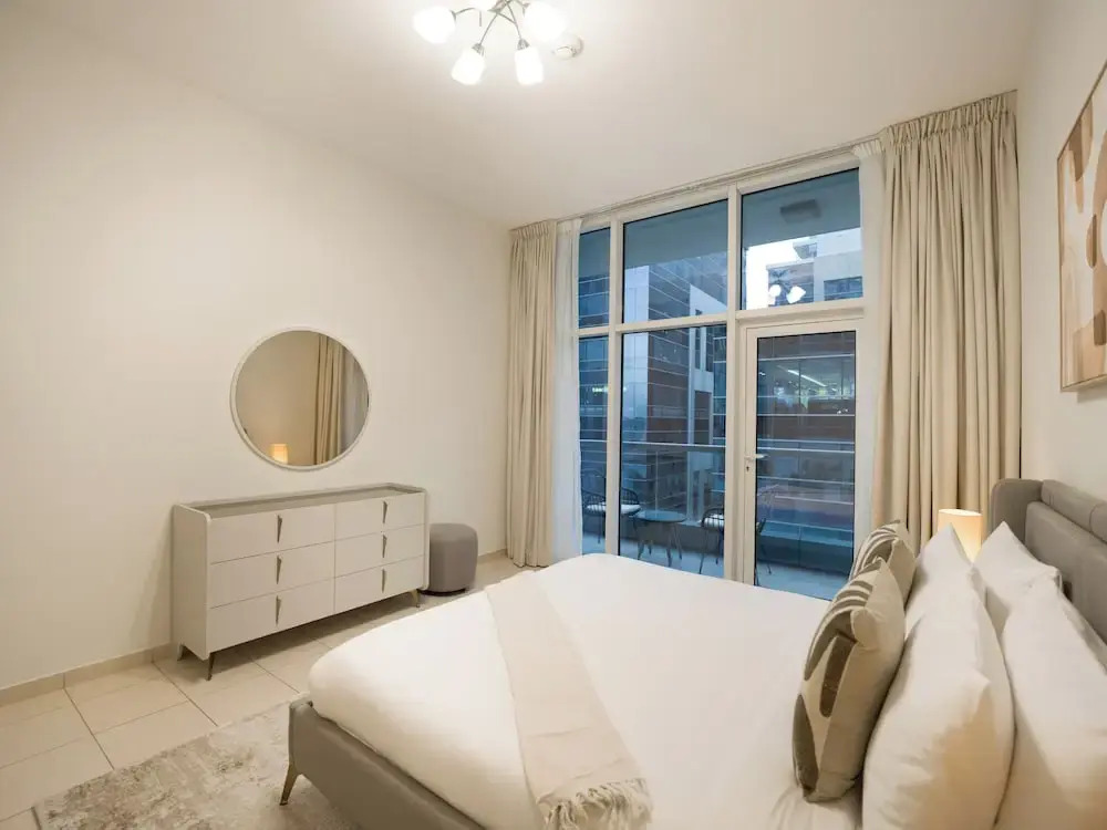Easygo- Spacious 1bdr Bay Square Busbay