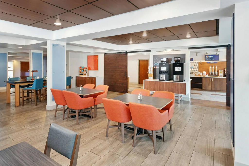Holiday Inn Express Hotel & Suites Urbana-Champaign-U of I Area by IHG