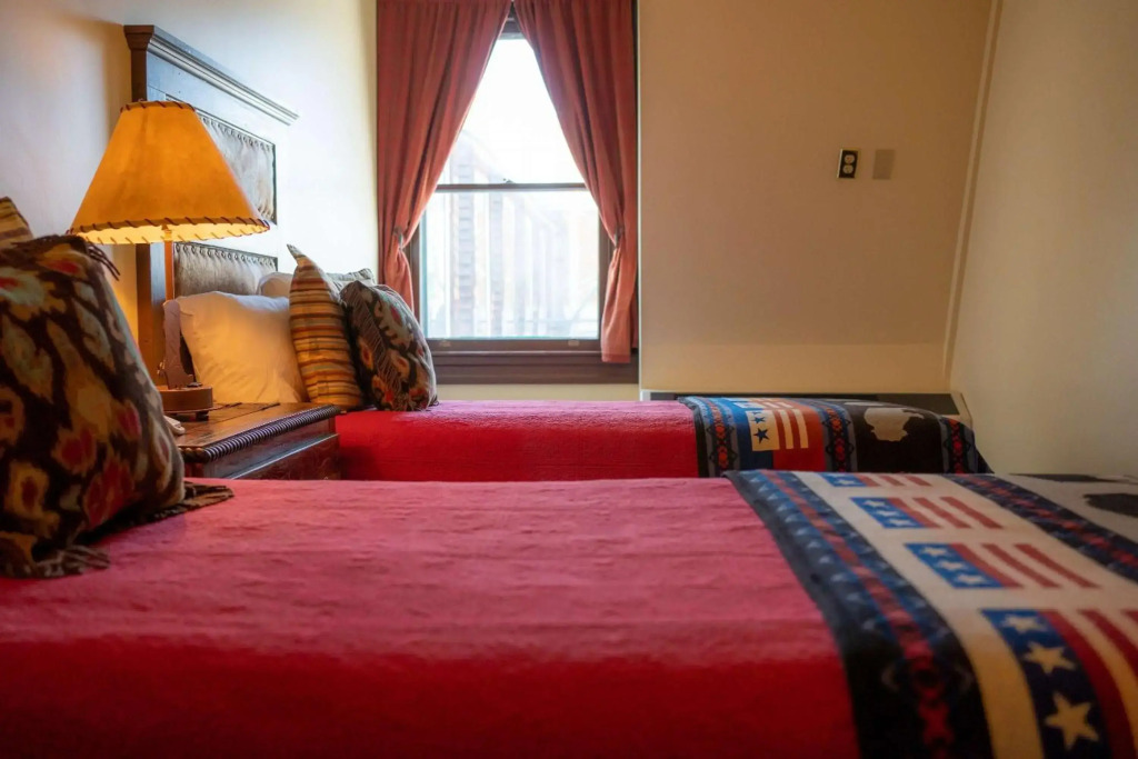 Sheridan Inn - Best Western Signature Collection