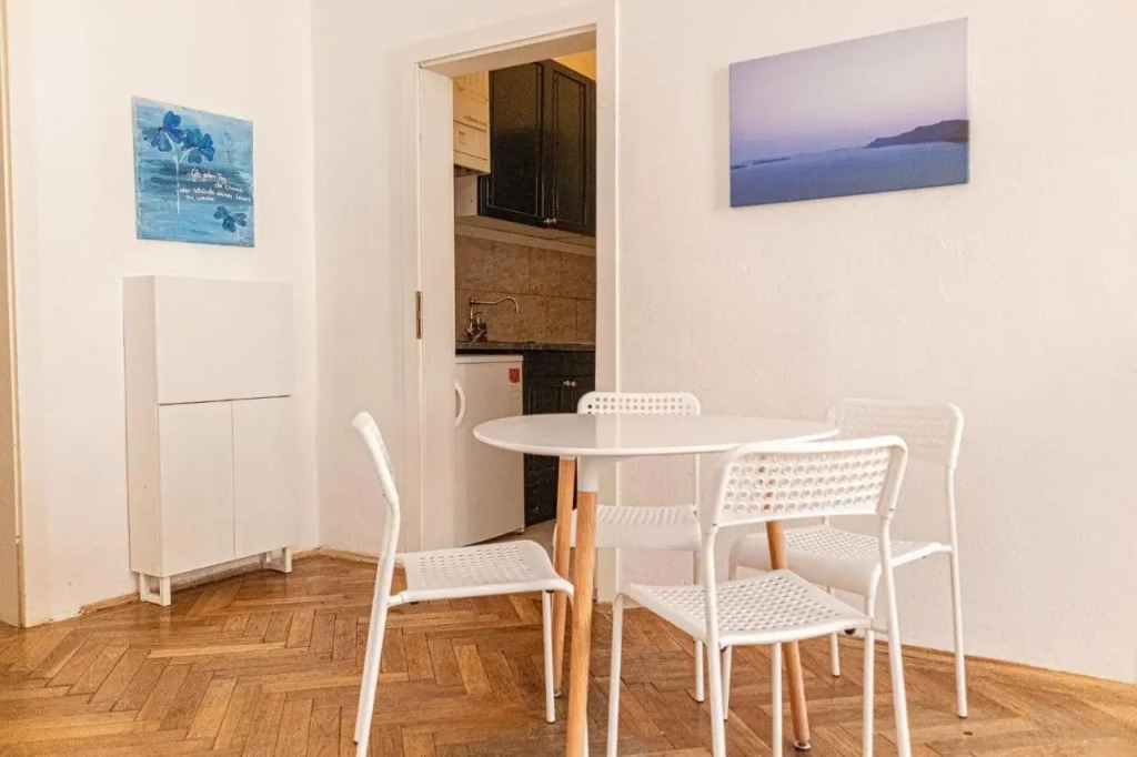 Peerles 2BR Apt. Perfectly Situated&Well Connected