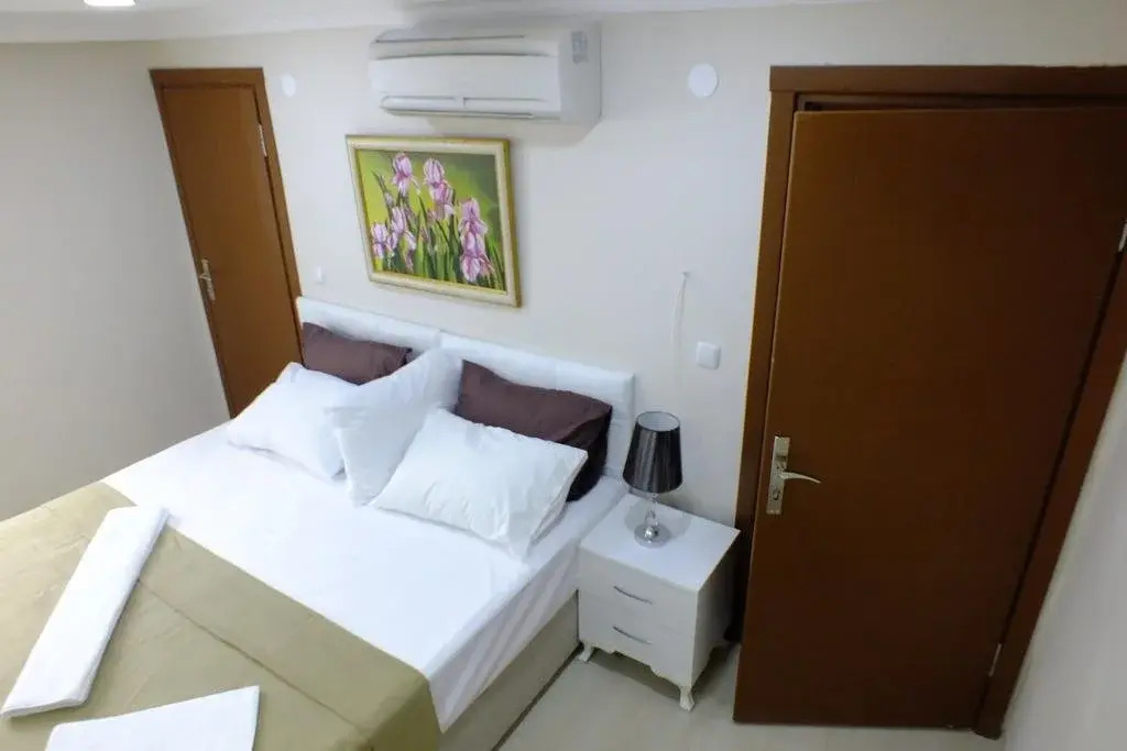 Abad-I Nev Hotel 2