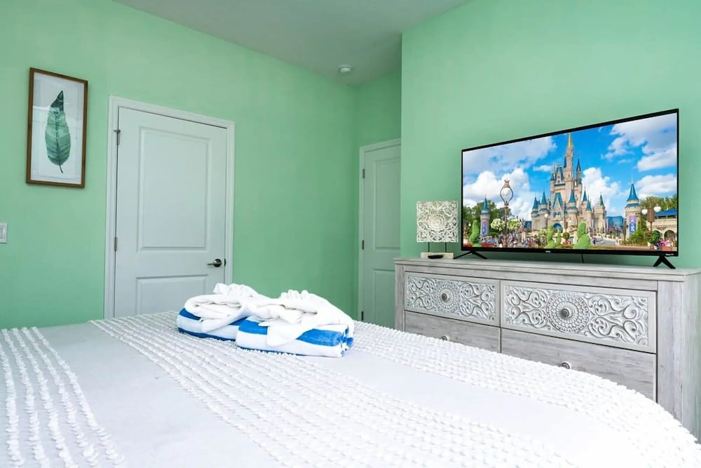 Storey Lake 4BR Home w/ Themed Room & Pool
