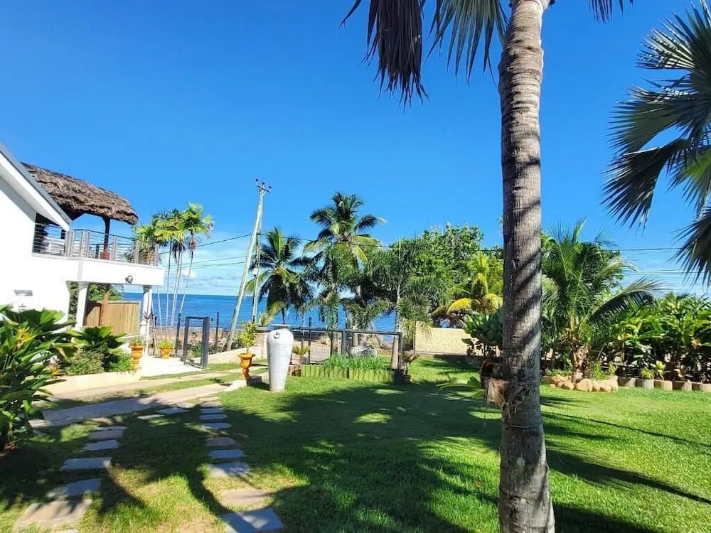 La Petite Maison and Sea Splash
