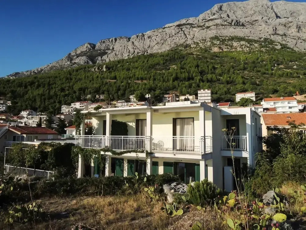 Smilja - 150 m From Pebble Beach - SA3