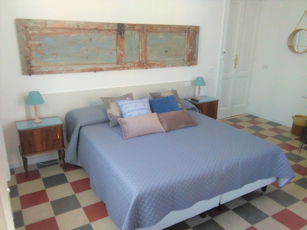 Déjà Vu apartment