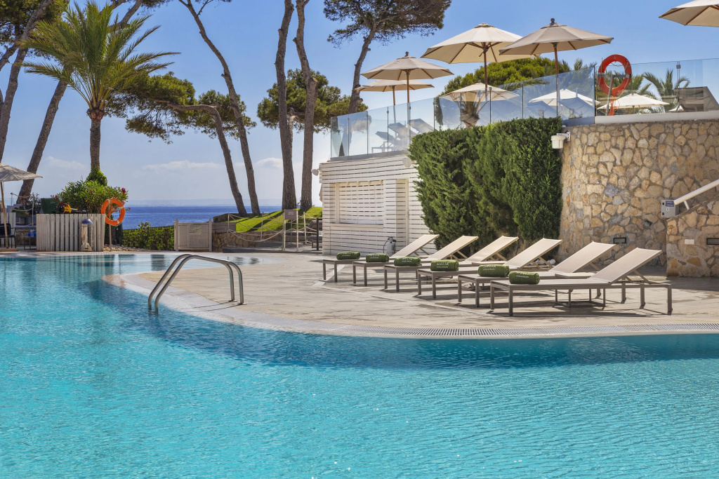Отель Melia Calviá Beach