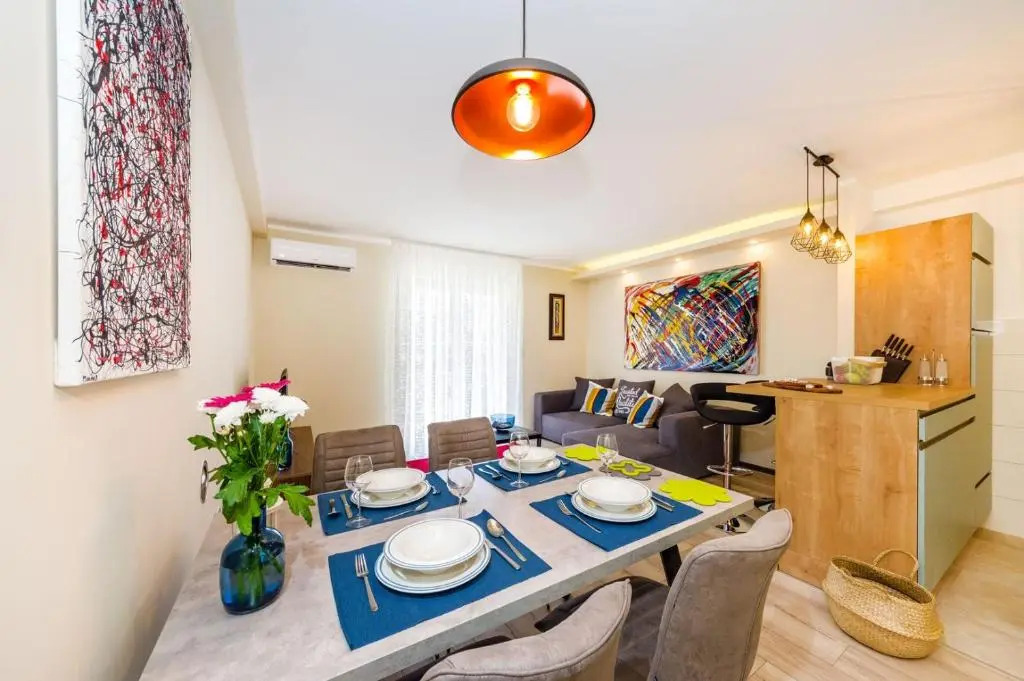 Ema 2Br Apt. In Old Town Centre