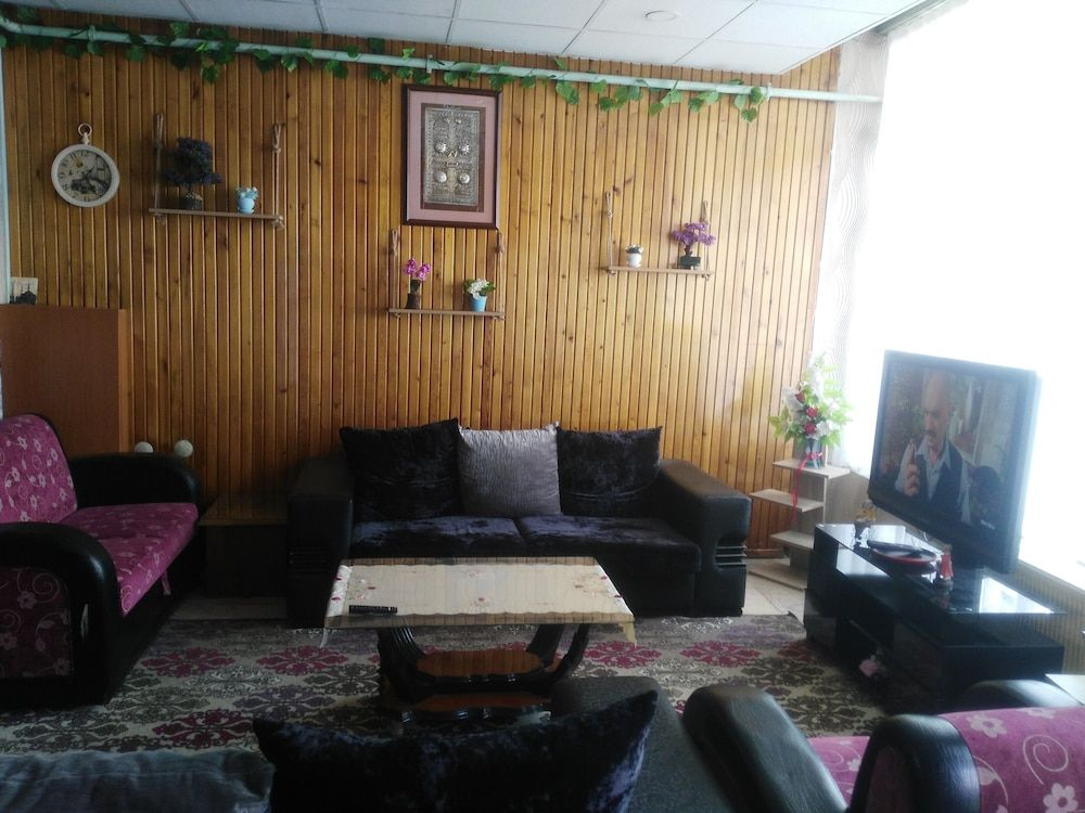 Otel Yeni̇ Çinar