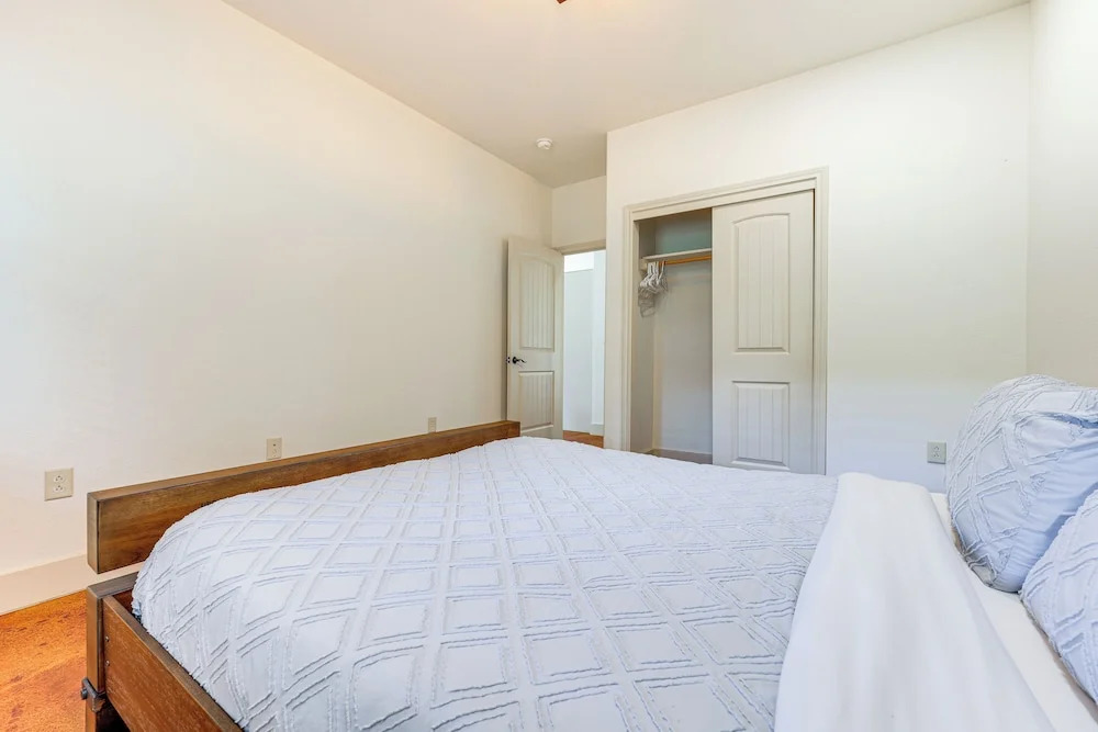 San Marcos Home w/ Fire Pit ~ 10 Mi to Downtown!