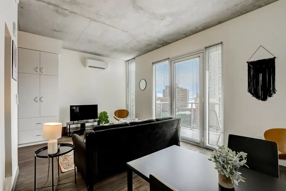 FRONTDESK Urbanite Apts Lower East Side Milwaukee