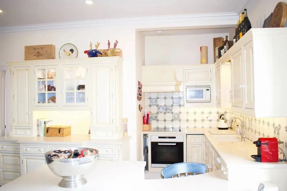 Beautiful & Bright Three Bedroom Home
