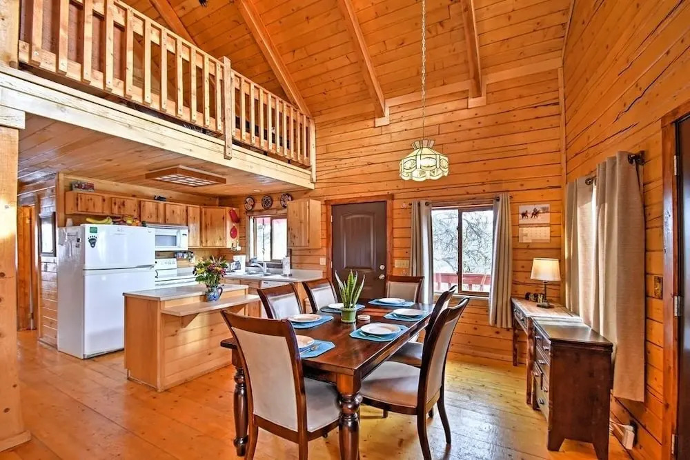 Secluded W/ Game Room & Huge Wraparound Deck 3 Bedroom Cabin