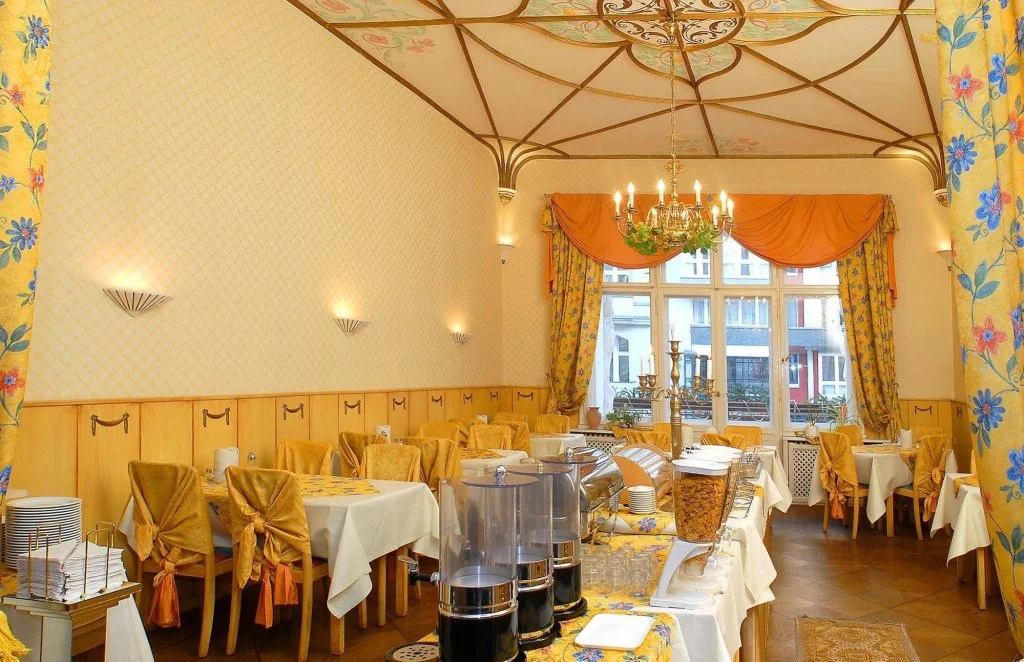 Hotel Pension Savoy