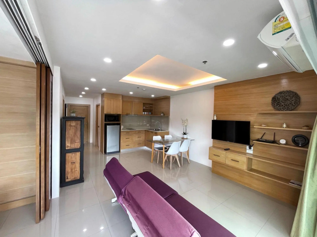 Patong Tower Condo- best location, 150m to the beach, shops, bars