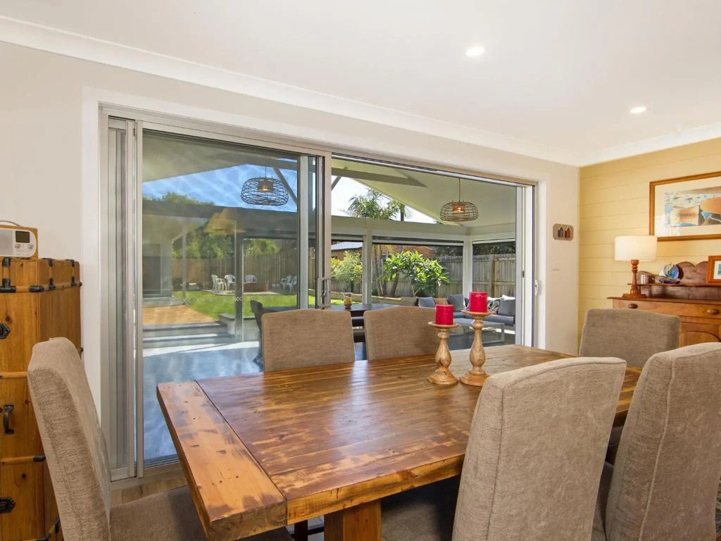 Spinnaker I Family Getaway I 2mins Walk to Beach