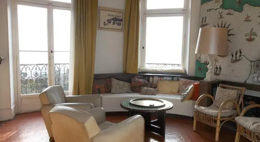 French Booking Cannes Chateau