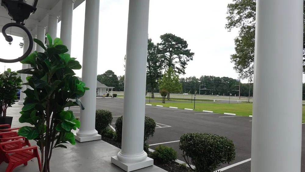 Heritage House Inn