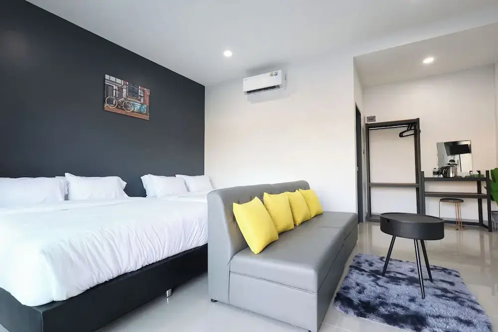 Hillside Premium Hotel