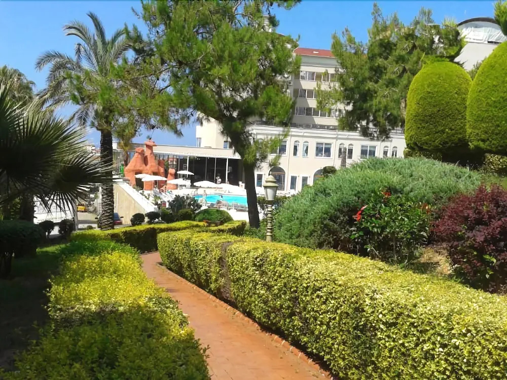 Club Sunny World (ex Orient Hill Hotel)