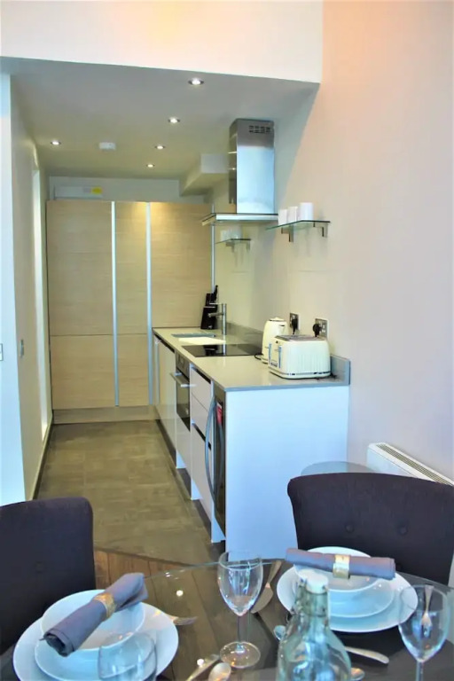 One Bed Penthouse Apartment in City Road