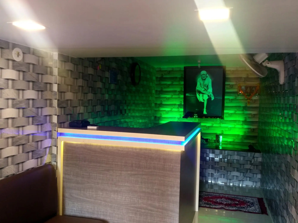 Hotel Honey Lodging