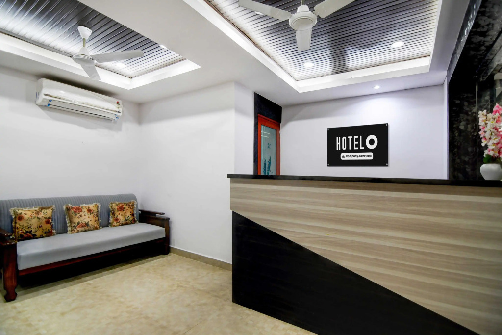 Townhouse Chinar Park Near Airport