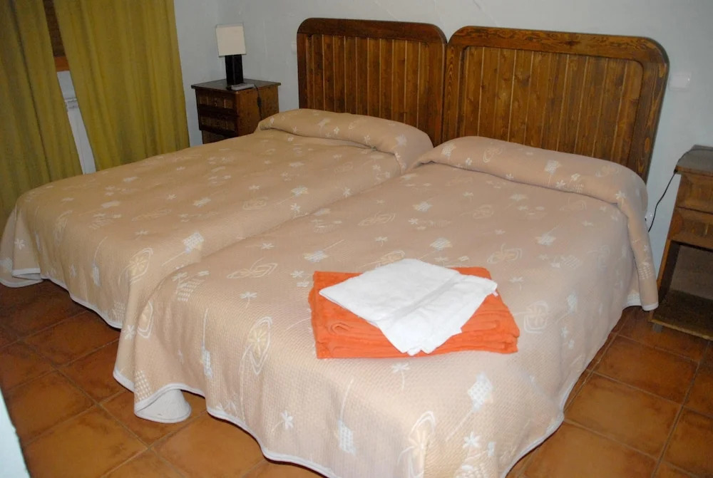 Villa With 6 Bedrooms in Cerezo de Mohernando, With Private Pool, Furnished Terrace and Wifi