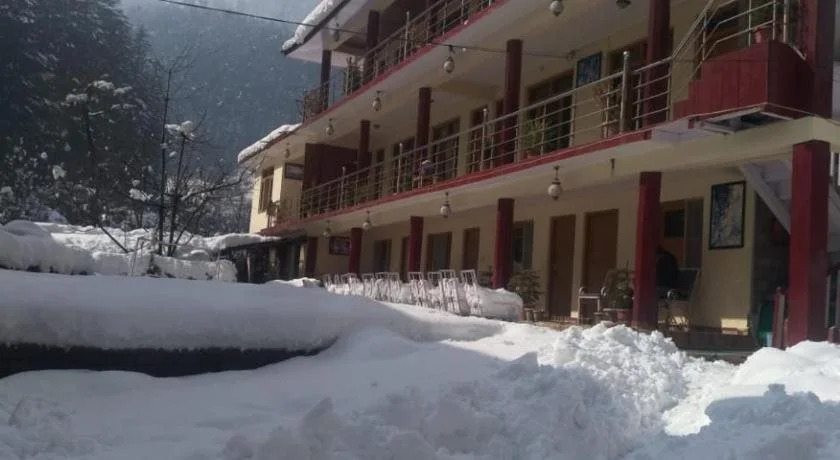 Hotel Chetna & Cottages