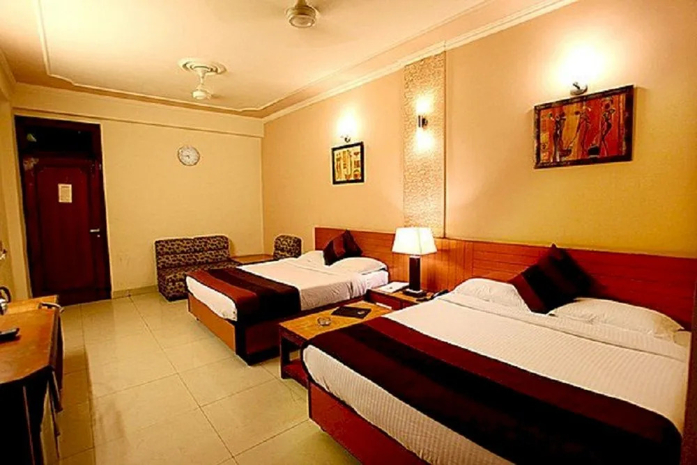 Mary Gold Hotel