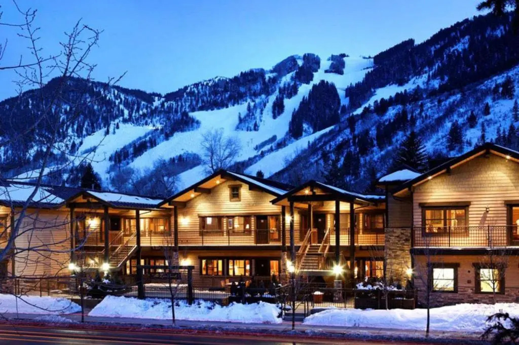 Innsbruck Aspen Deluxe One-Bedroom Garden Residence 2, Located on Main Street